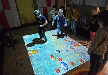 Nowoczesny sprzęt szkolny