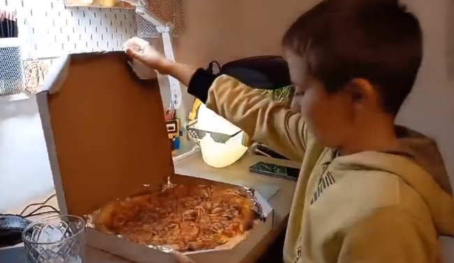 ,,Ordering a pizza” w wykonaniu uczniów klas 5:)