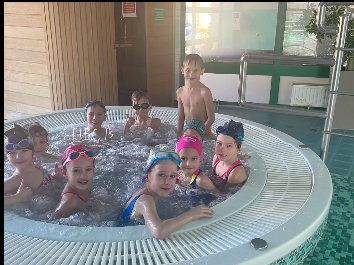 To już ósmy wyjazd na basen pierwszaków