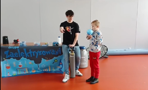 „Poczuj chemię do fizyki”