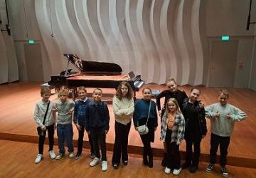 Klasa 5c na koncercie sensorycznym