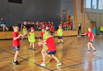 Mikołajkowy turniej piłki ręcznej w ramach programu Programu „Gramy w Ręczną”