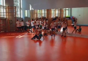 ‍♂️Pierwszoklasiści na zajęciach sportowych ‍♀️